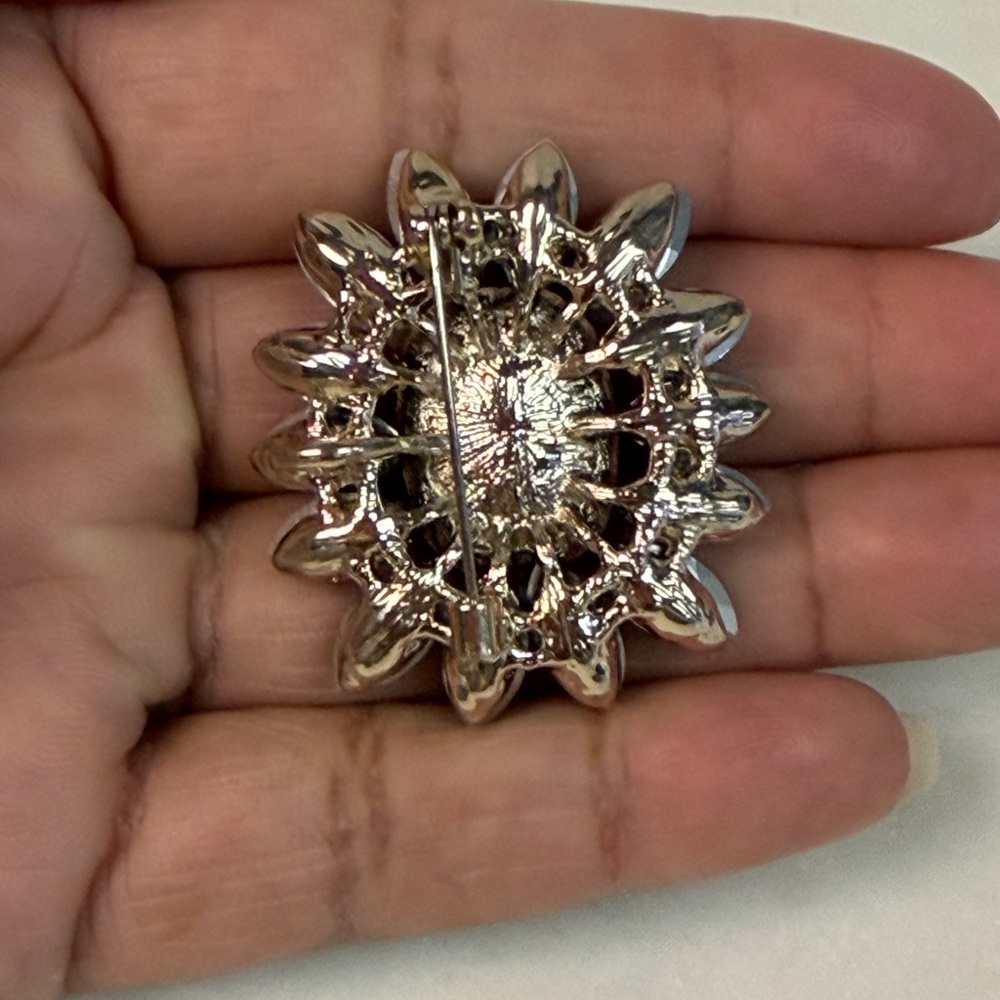 Dark Blue Faceted Crystal Flower Brooch - Picture 3 of 4